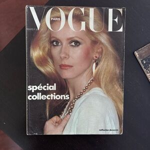 VOGUE Paris 564 March 1976 Deneuve Newton Bourdin Moon Dickinson